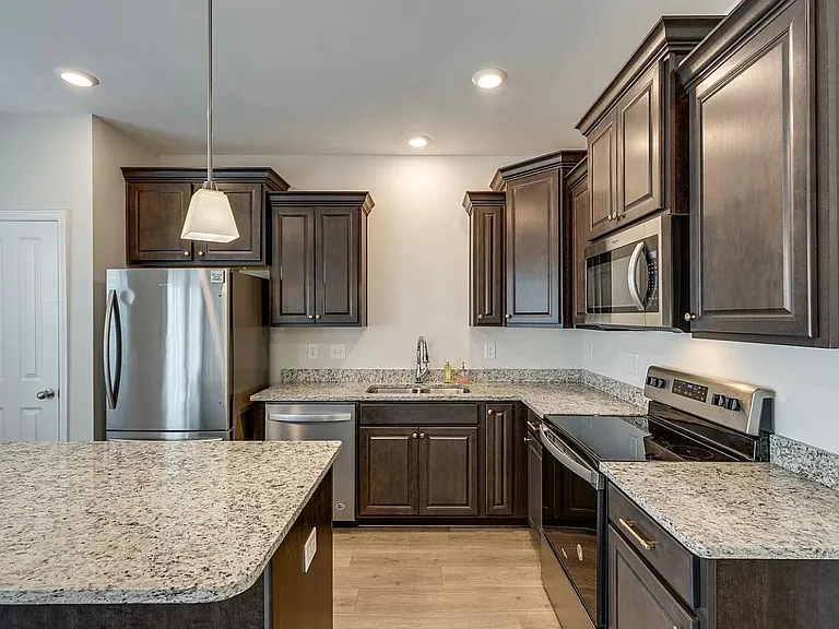 204 Kinsale Dr — Photo 28