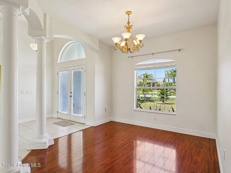 929 Hialeah St — Photo 10