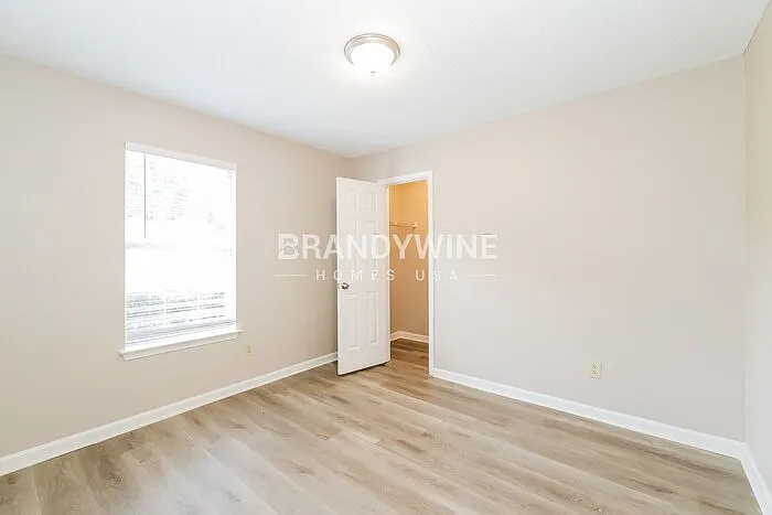 8077 Sandywood Ln — Photo 15