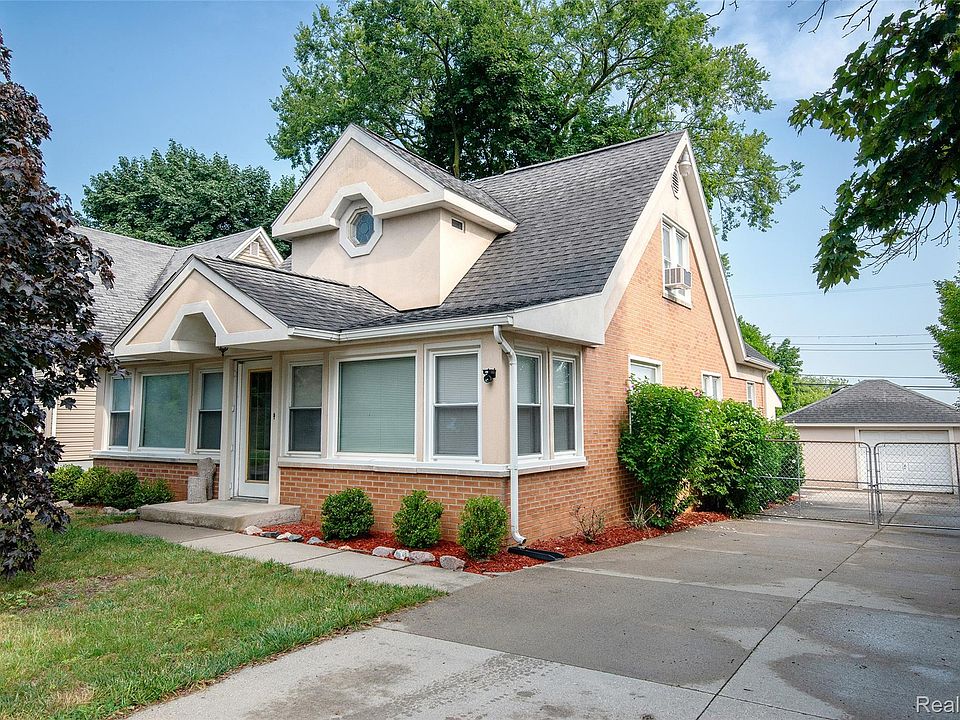 1st image of 22 Cloverport Ave
