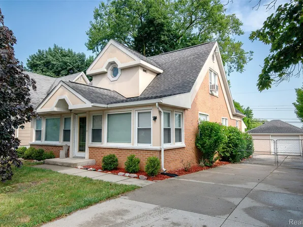 22 Cloverport Ave, Rochester Hills, MI 48307