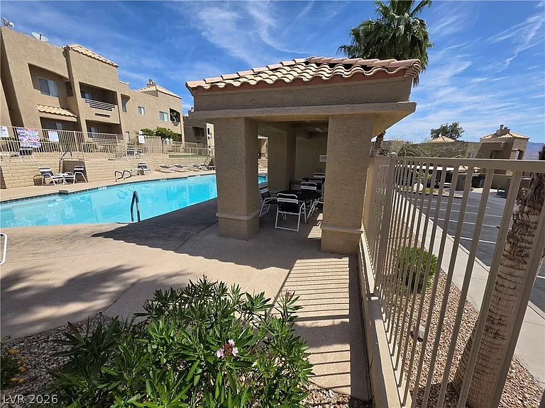 2200 Highpointe Dr #201 — Photo 17