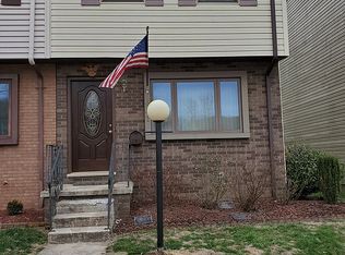 601 Palmer Dr, Parkersburg, WV 26104