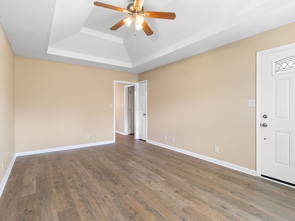 5th image of 719 Anita Ct