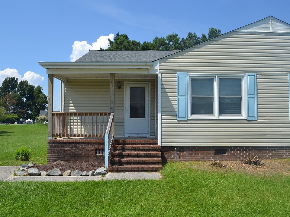 1st image of 202 Lakeside Dr