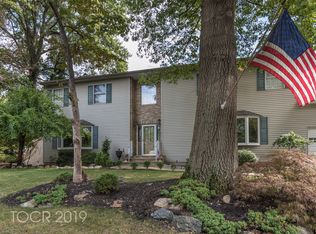3 Crest Dr, Montvale, NJ 07645