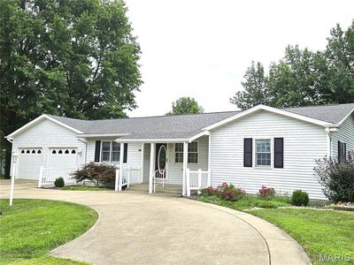 221 S Blue Ave, Nokomis, IL, 62075