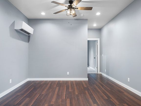 5th image of 214 W Commercial St #C