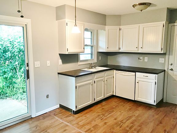 5th image of 1305 Greendale Ave