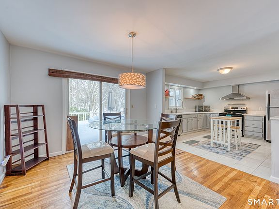 2nd image of 254 Aspetuck Ridge Road