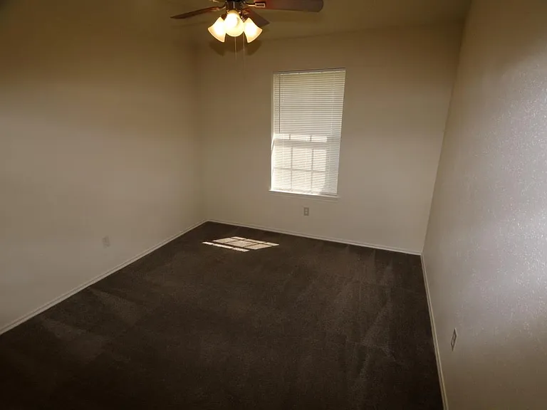 10031 Red Wolf Ln — Photo 11