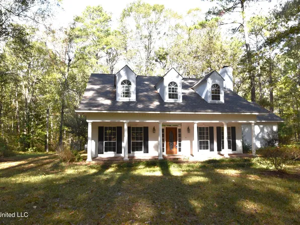 1407 Smith County Rd #131, Morton, MS 39117