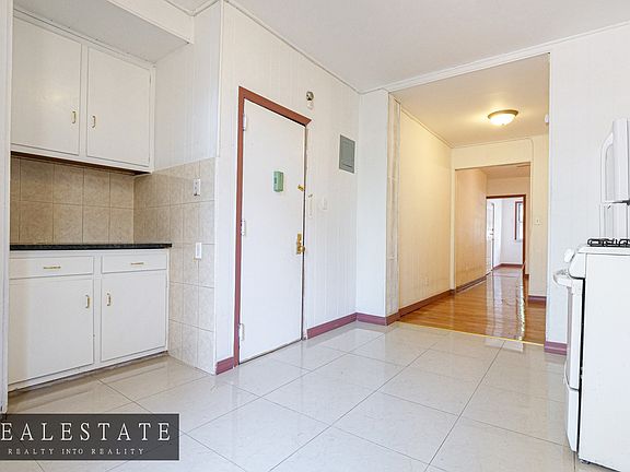 5th image of 646 6th Ave #1L