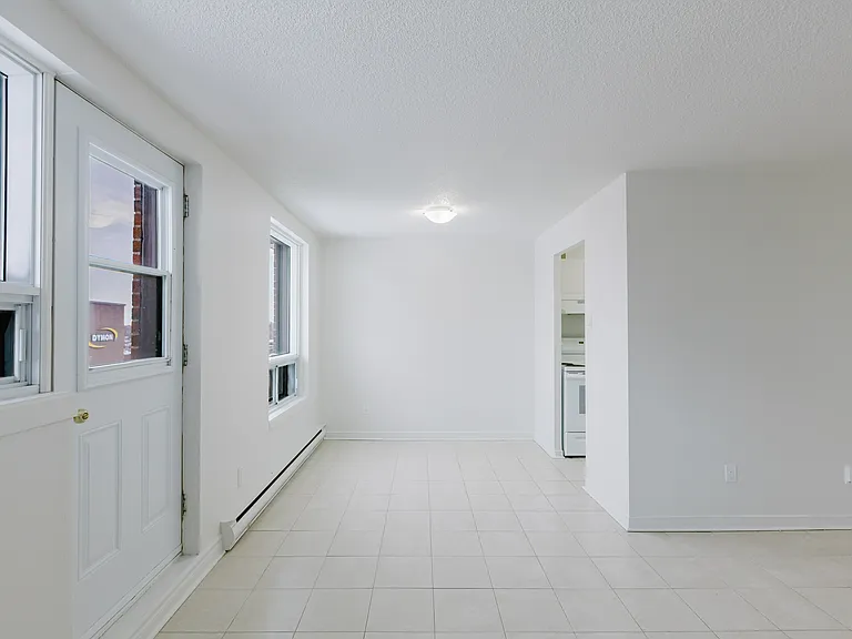 370 Forest St — Photo 14