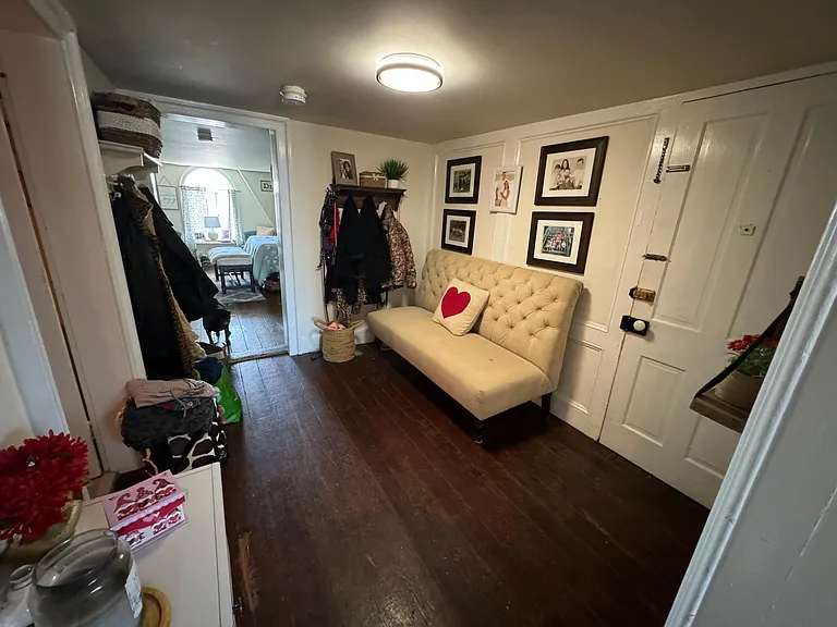 100 W Main St #5 — Photo 2