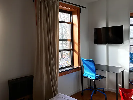 Rented by Adir Realty | media 18