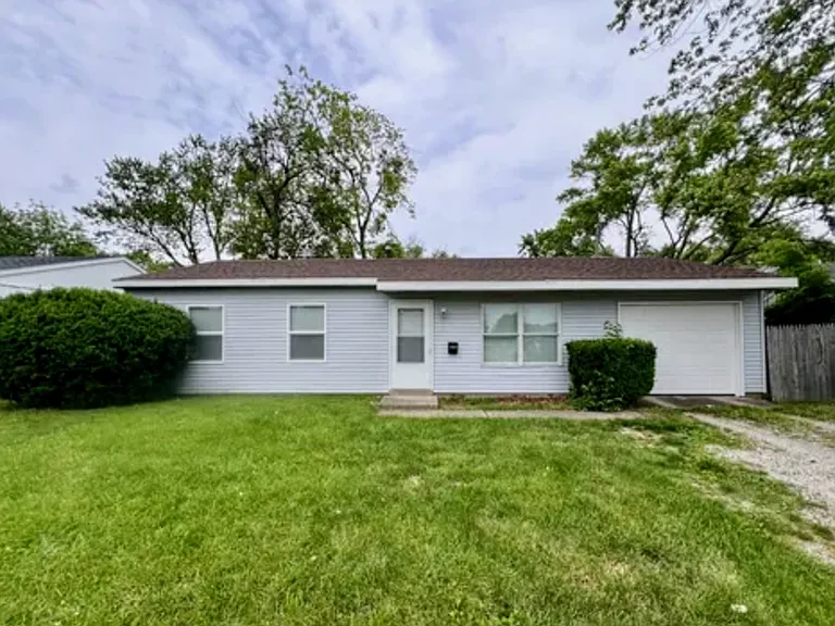 2422 E Washington St — Photo 1