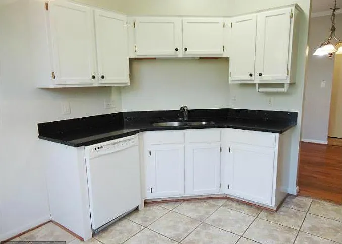 10225 Cove Ledge Ct — Photo 12