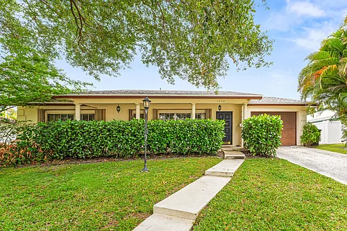 1270 SW 8th St Photo 1