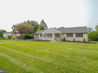 984 Milkweed Ln, Huntingdon Valley, PA 19006