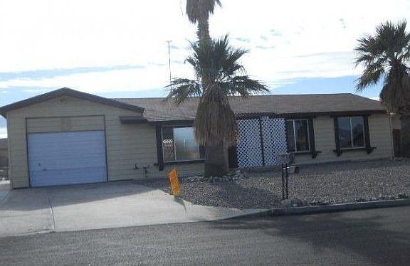 2nd image of 812 Manor Dr