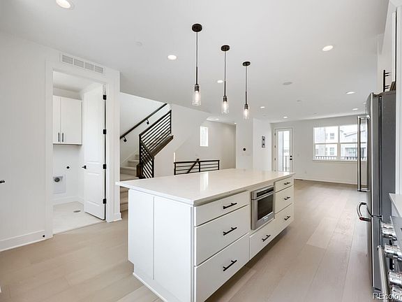 3rd image of 10904 E Hinsdale Circle
