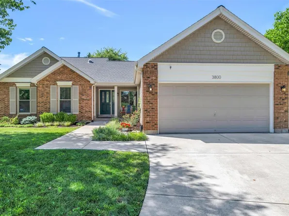3800 Wolcott Ct, Florissant, MO 63034