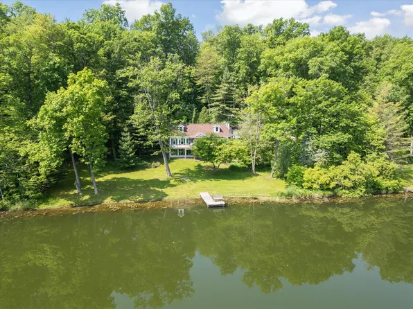 6860 Ashley Ave NE, Belding, MI 48809