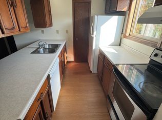 811 Vilas St APT 4, Onalaska, WI 54650