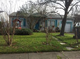 817 S Peach St, Medford, OR