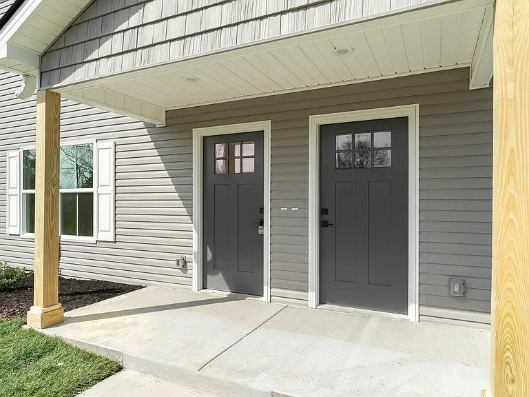 1623 Francis Rd NW — Photo 3