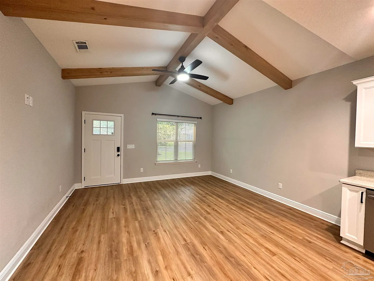 3 bed, 1133 sqft, $1,950 — Photo 3
