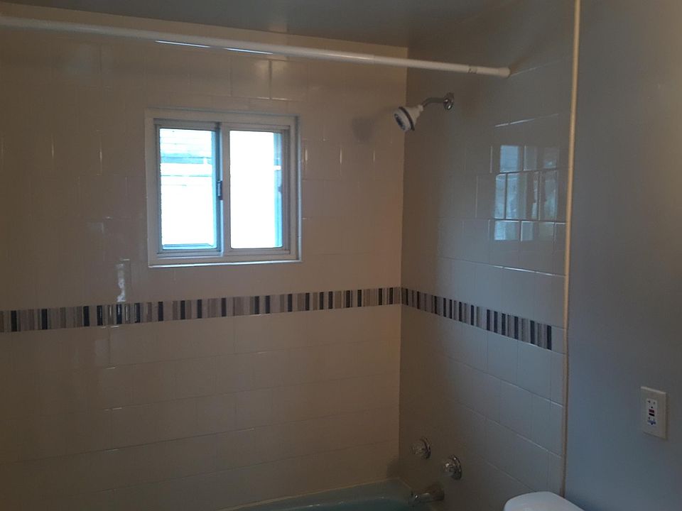 2nd image of 658 Hall St NW