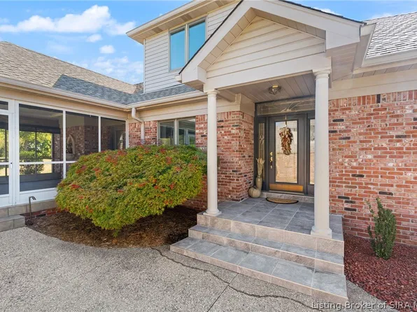 12201 Bridgeway Court, Sellersburg, IN 47172