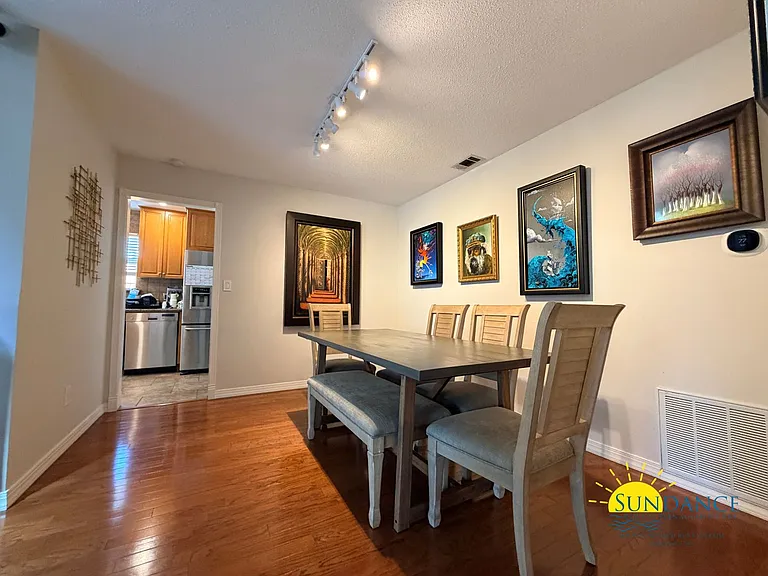 115 Long Pointe Dr — Photo 25