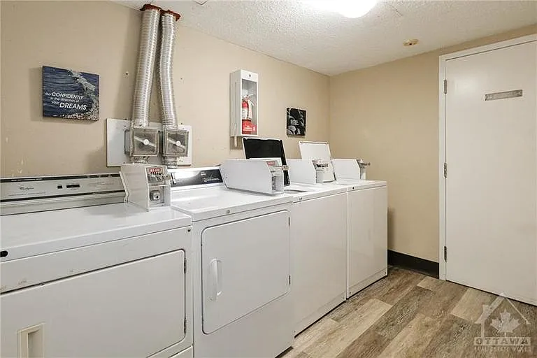 2459 Cleroux Cres #10 — Photo 3