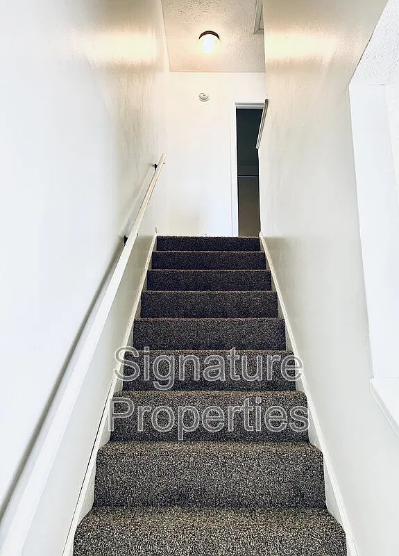 2 bed, 1.5 bath, 1000 sqft, $1,000 — Photo 3