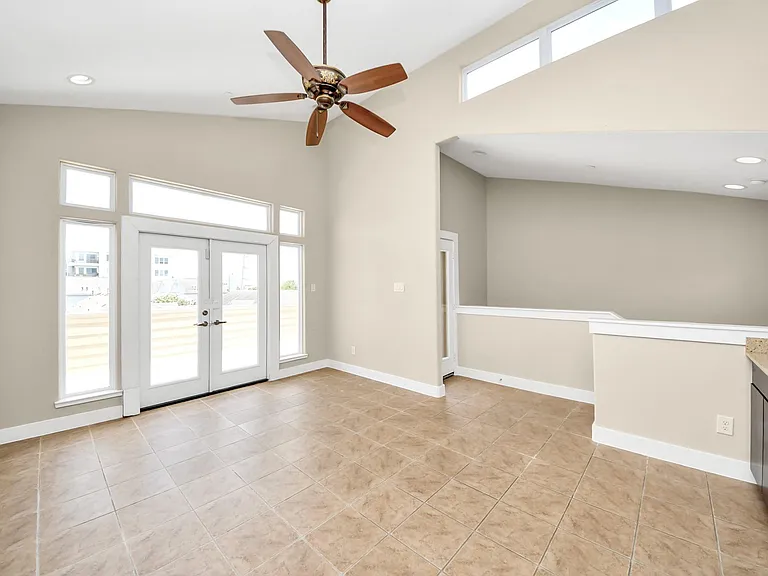 1807 W Webster St — Photo 35