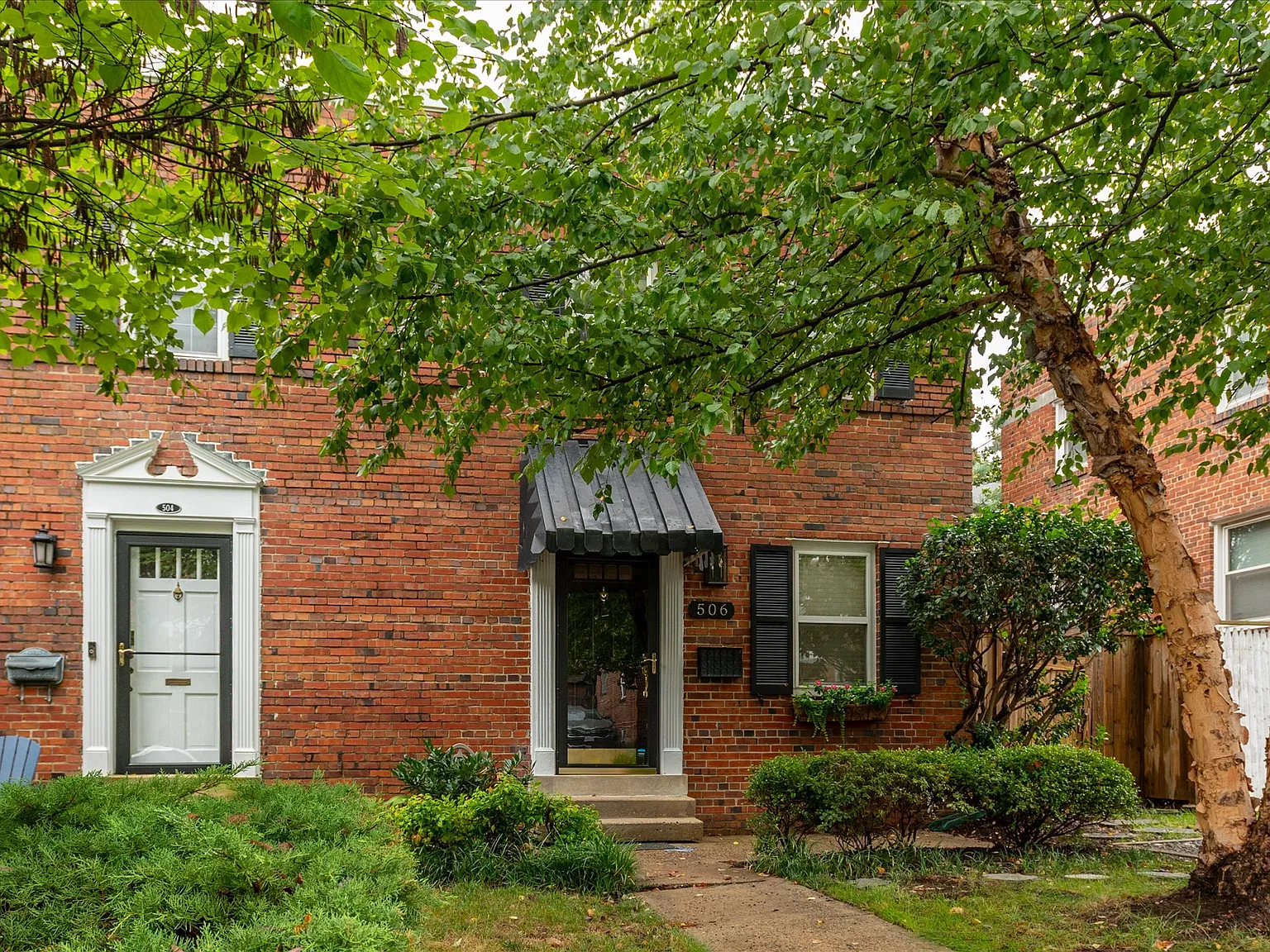2 bed, 900 sqft, $3,800 — Photo 2