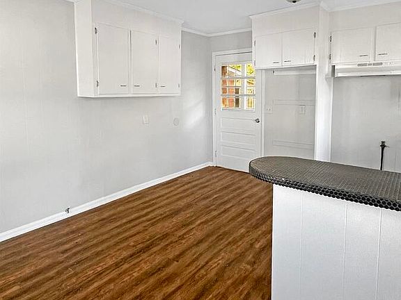 3rd image of 46 Meadow Lawn