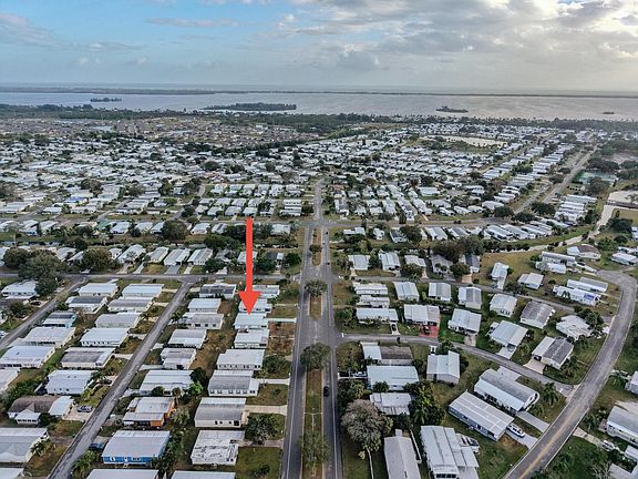 2nd image of 904 Barefoot Boulevard