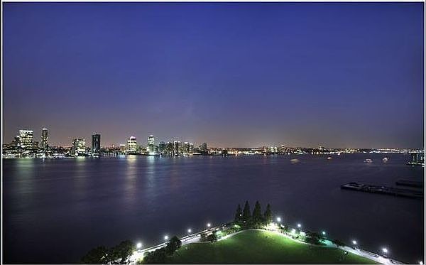 NIGHT VIEW