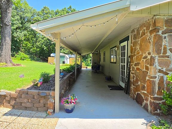 5th image of 405 Woodward Cir
