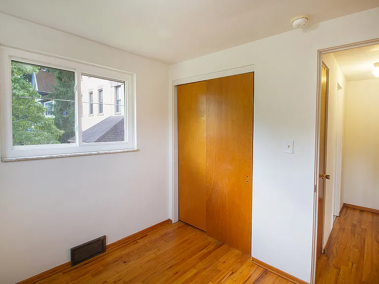 430-432 Franklin Ave — Photo 17