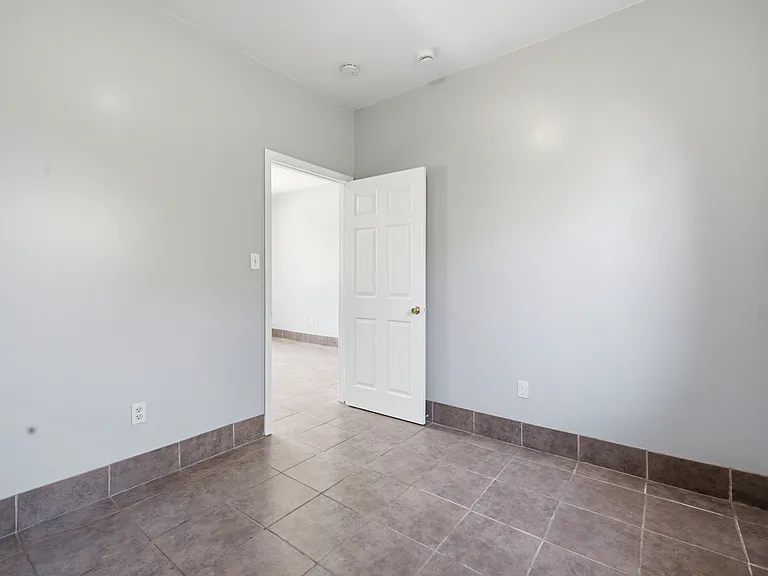 1220 W 45th St #1/2 — Photo 9