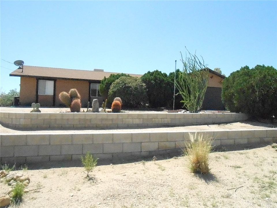 1st image of 73433 Desert Dr