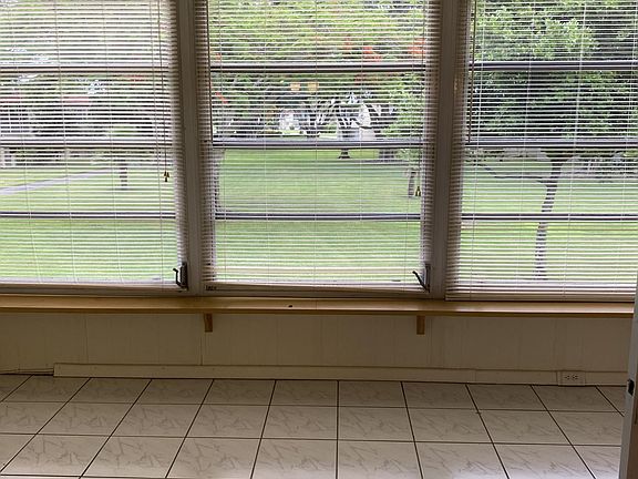 4th image of 16 Willowbrook Ln APT 201