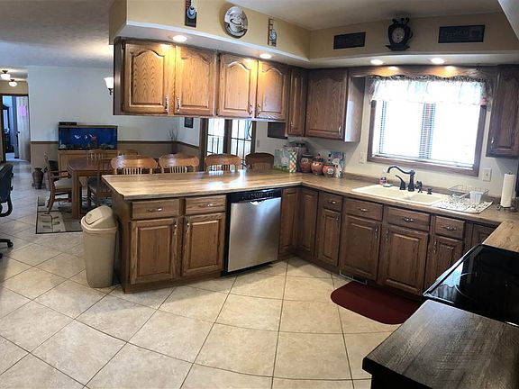 4th image of 1665 Glenwood Ln