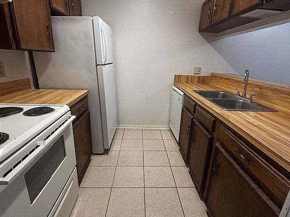 3rd image of 114 Country Ln #B