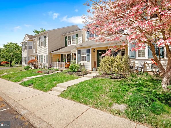 31 Van Horn Pl, Holland, PA 18966